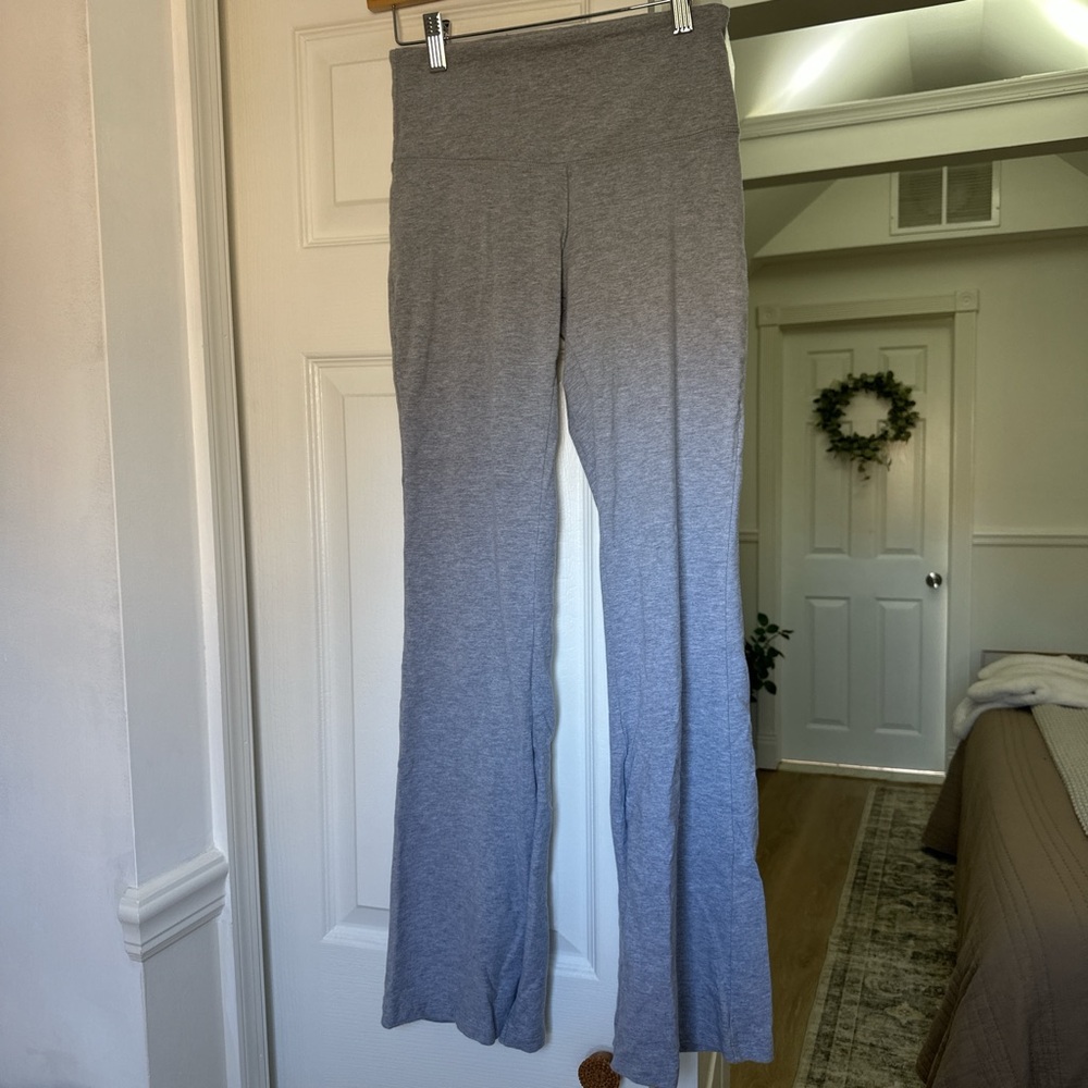 grey victoria’s secret yoga pants